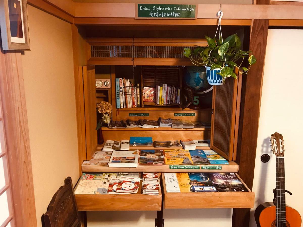 Ropeway St. Guesthouse Matsuyama  Exterior photo